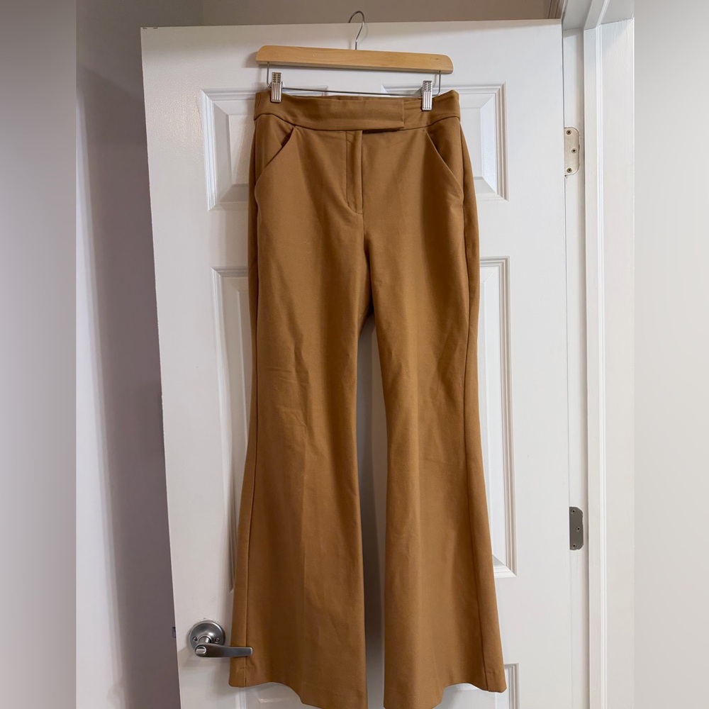 Express Women's Super High-Rise Flare Trousers in Camel 8R